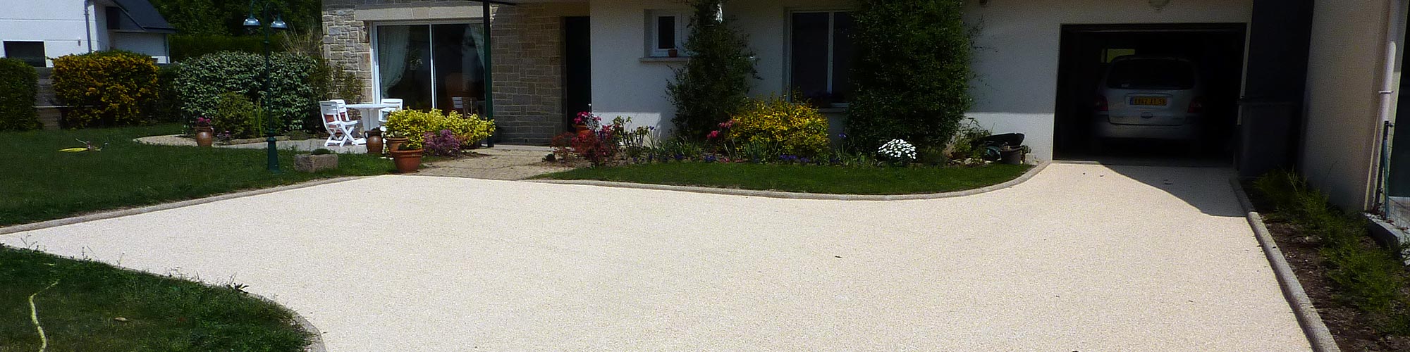 Pose de béton teinté en Morbihan sud : Vannes Auray Carnac Brech